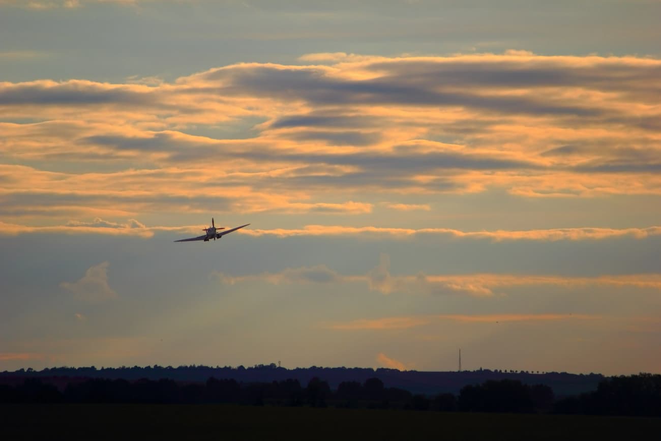 plane landing aerospace industry europe